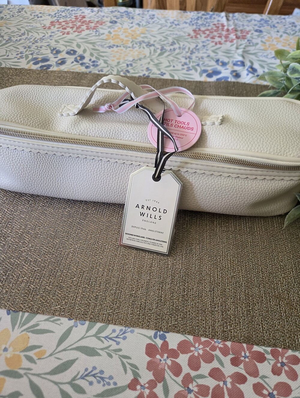Cream Leather Travel Case - Cream - Picture 3 of 8
